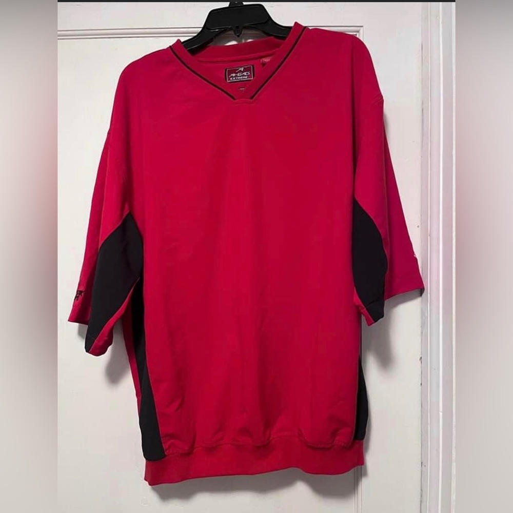 Men’s pullover. Short sleeve.